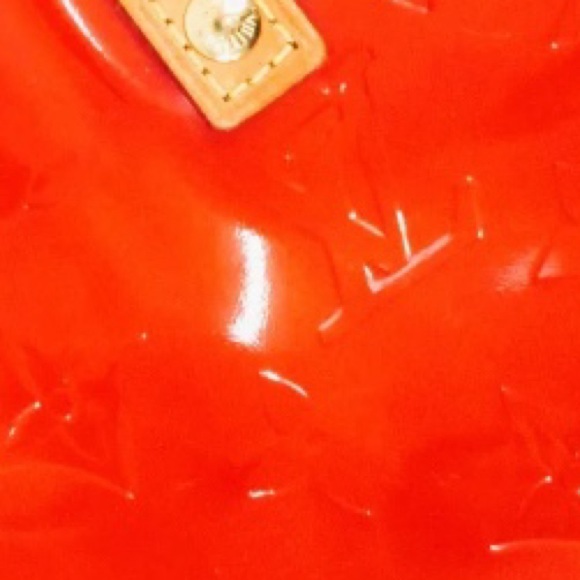 Louis VUITTON Reade PM Monogram Tote Vernis Collection Rouge💄 - Picture 10 of 13